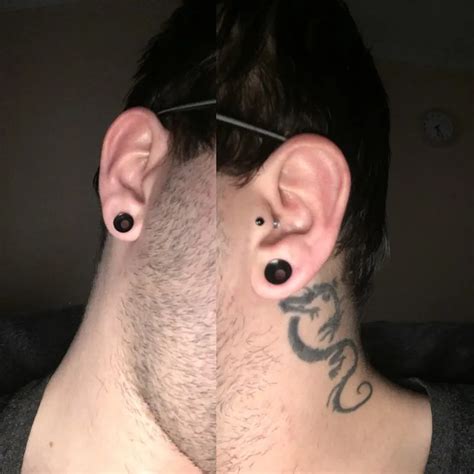 2 gauge flesh tunnels